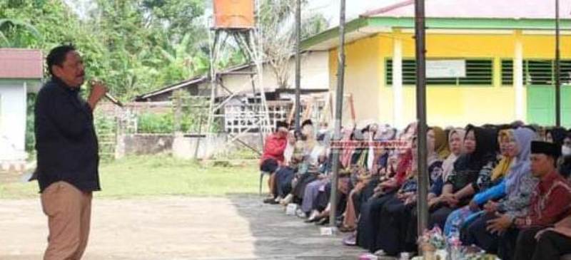 Bupati Mian Serahkan SK Guru Bantu Daerah,  Harapkan Pemanfaatan Modernisasi