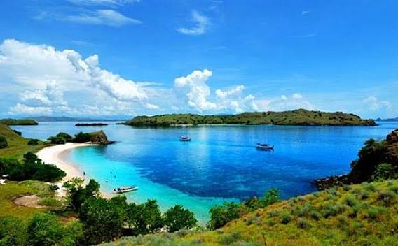 Menjelajahi Kawasan Mandeh, Raja Ampat Tersembunyi di Pesisir Sumatera Barat