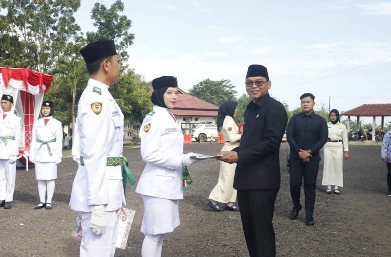 Ucapkan Terima Kasih, Bupati Seluma Bubarkan Paskibraka 2024
