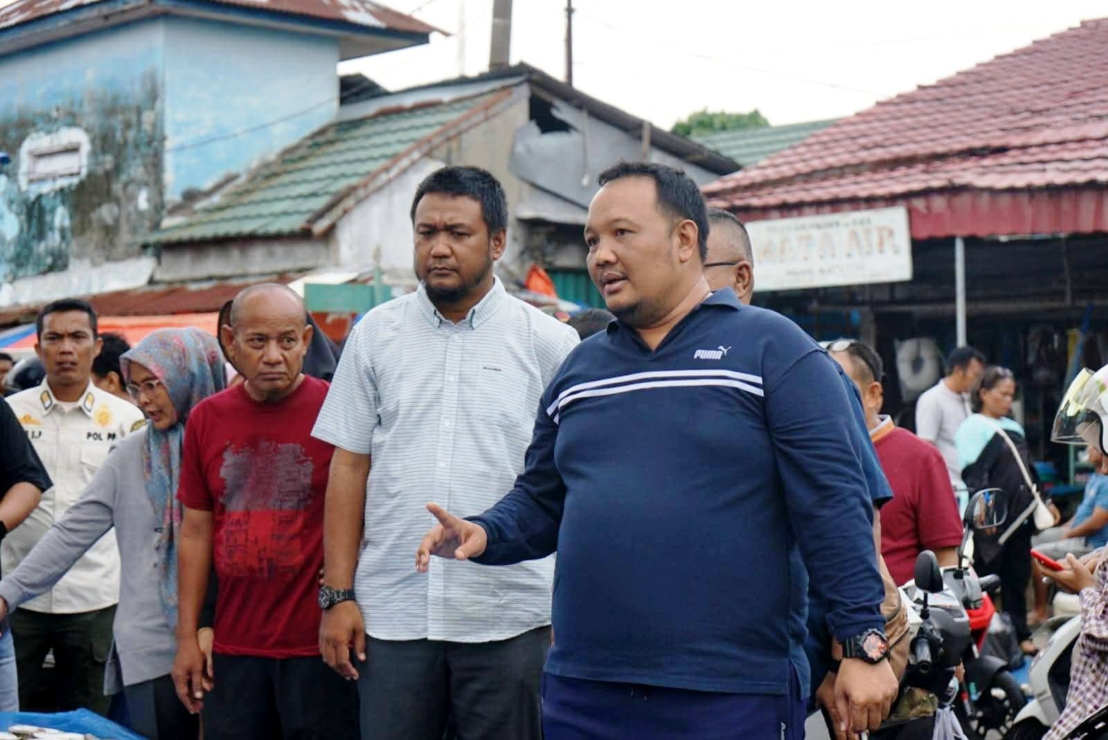 Sidak ke Pasar Minggu , Wakil Walikota Dorong Pedagang Masuk ke Kawasan PTM