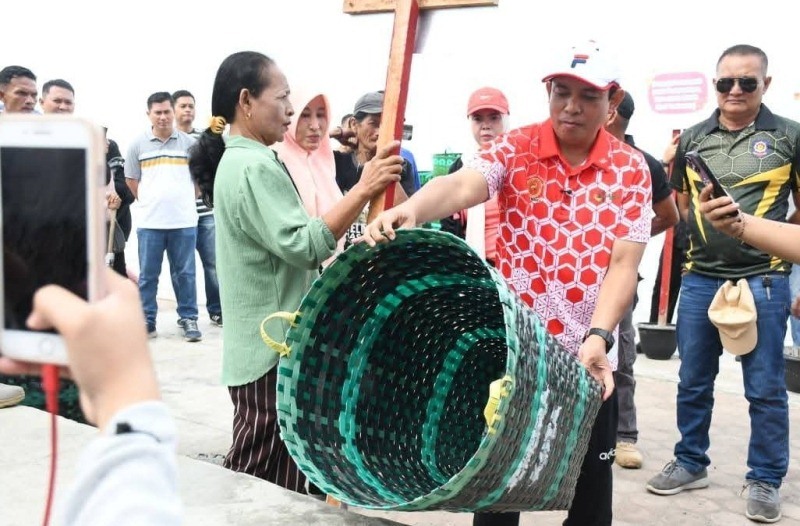  Agar Pantai Panjang Lebih Bersih, Pemkot Tempatkan 500 Tong Sampah Baru