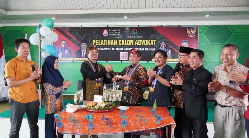 Walikota Bengkulu Buka Kegiatan Pelatihan Calon Advokat