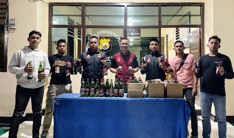 77   Botol Minuman Keras dan Ratusan Petasan Diangkut ke Polsek Ketahun