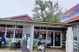 Mampir Yuk ke Warung Evi Tenggiri yang Menyajikan Kuliner Khas Bengkulu 