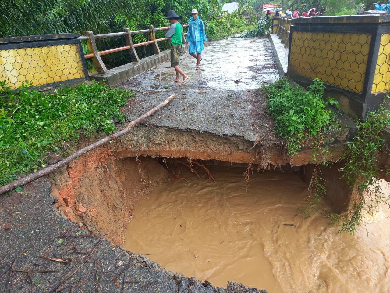Ini Infrastruktur Jalan dan Jembatan  Rusak Akibat Banjir di Mukomuko