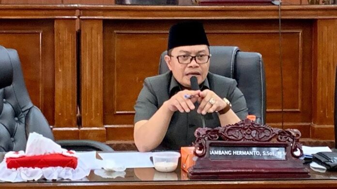 Bantuan PKH Dihentikan Sepihak, Warga Pagar Dewa Minta Bantuan Komisi 1