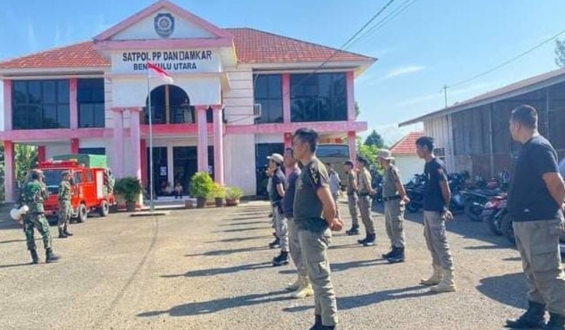 Anggota Satpol PP Bengkulu Utara Dibekali Latihan Fisik dan Mental