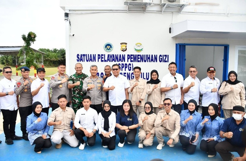 Walikota Bengkulu Ikut  Dampingi Staf Khusus Kepresidenan Kunjungi SPPG