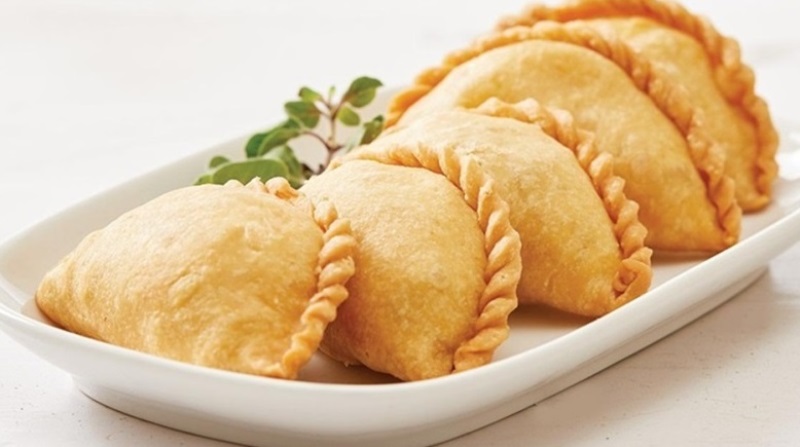 Begini Cara Membuat Pastel Isi Sayur yang Garingnya Tahan Lama