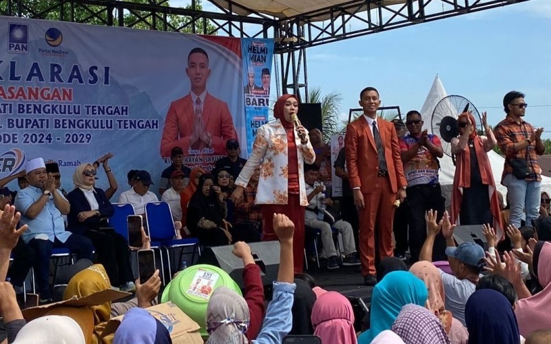    Evi - Rico Deklarasi Maju di Pilkada Benteng, Ketua PAN dan Nasdem Ikut Hadir