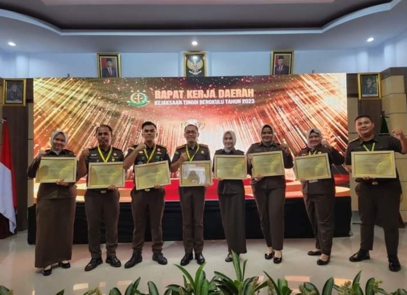Ikut Rapat Kerja Daerah, Kejari Bengkulu Utara Raih Juara Umum   Satker Berkinerja Terbaik
