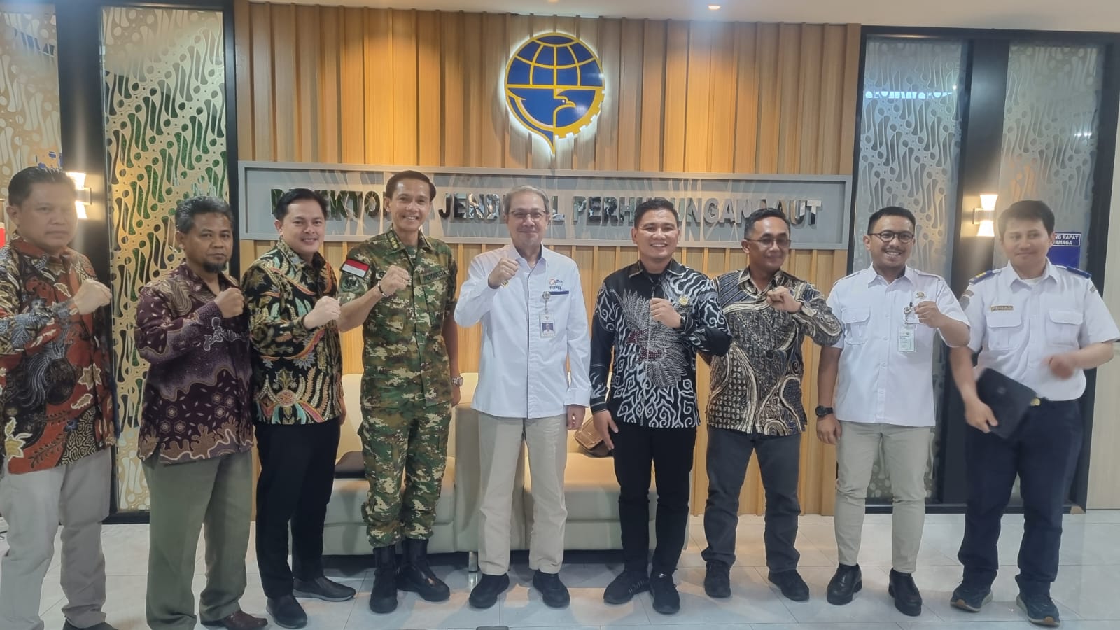 Bupati Kaur Kunjungi Kemenhub RI Dalam Rangka Percepatan Realisasi Bus Sekolah dan Pelabuhan Linau