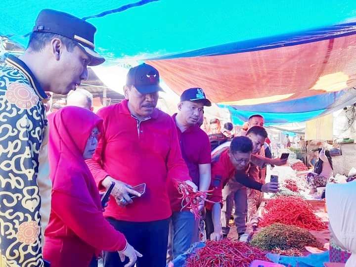Bupati Mian Interview Pedagang  Pasar Purwodadi, Apa  yang Terjadi!