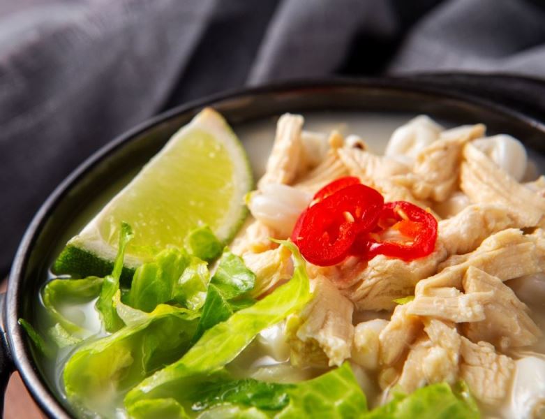 Kaldu Ceker Ayam Ternyata Baik untuk Kesehatan Kulit