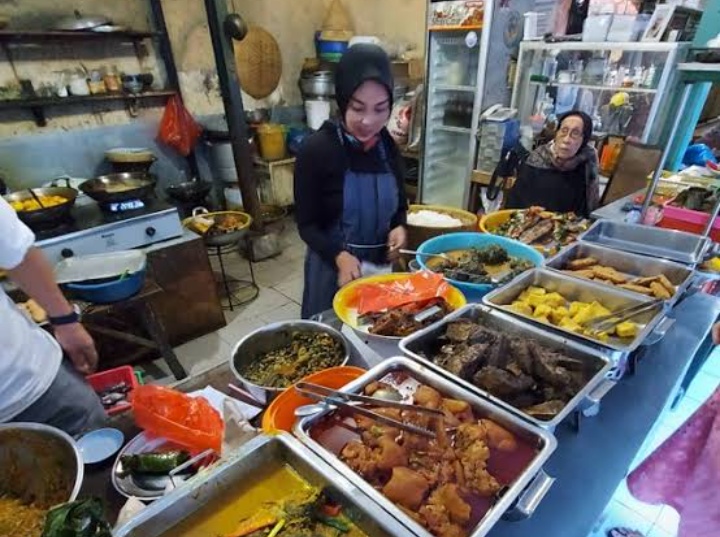 11 Tempat Sarapan Pagi di Bandung, Wajib Coba Roti Gempol Empuk dan Lezat