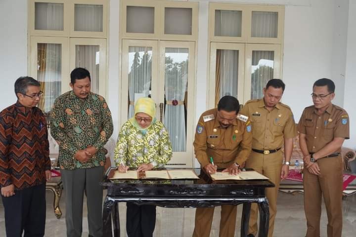 Pemkab BU Tanda Tangani Naskah Kesepakatan Bersama Unib