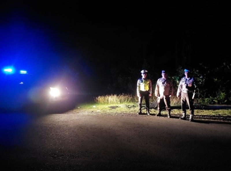 Polsek Ketahun Lakukan Patroli Sepanjang Jalan Lintas Barat Desa Urai