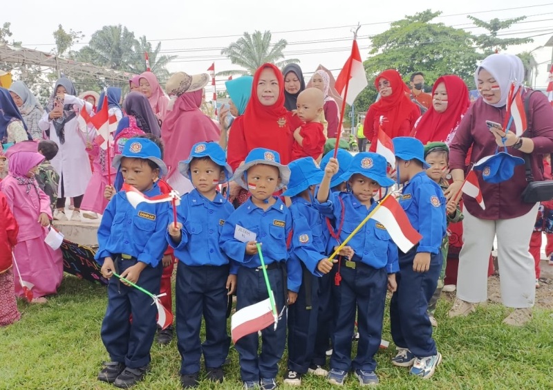 Bikin Heboh, Anak TK/ PAUD Pawai jadi Perhatian Warga