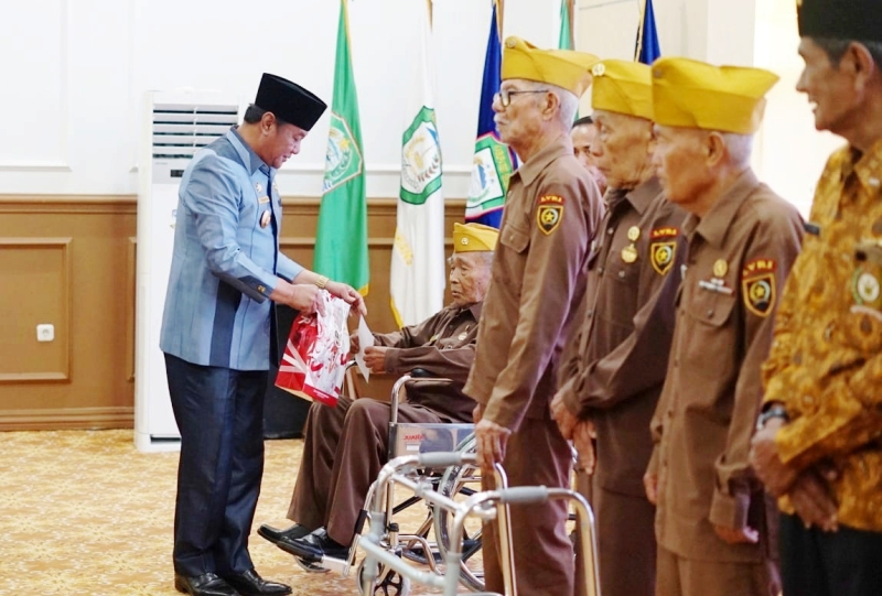 Wagub Rosjonsyah Kumpulkan 145 Keluarga Legiun Veteran Republik Indonesia di Balai Raya Semarak