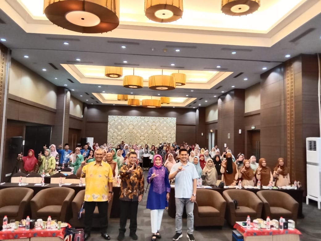 Calon Wakil Walikota Bengkulu Hadiri Workshop Pendidikan Bersama Dewi Coryati