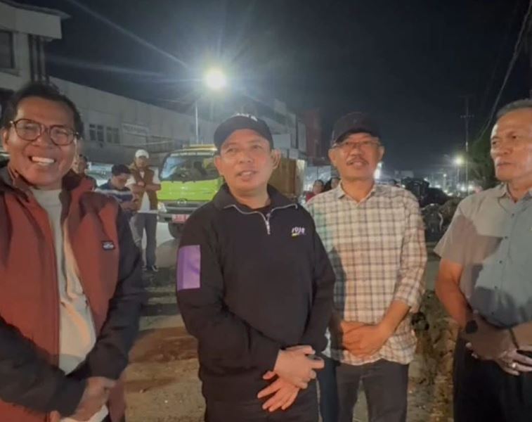 Tidak Hanya Siang, Malam Hari   Walikota Bengkulu Tinjau Pasar Panorama