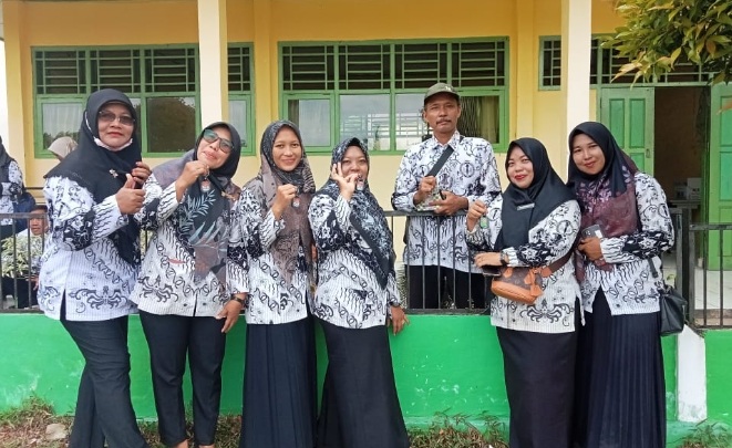 SDN 134 Bengkulu Utara  Ikut  Meriahkan  HGN dan HUT PGRI 