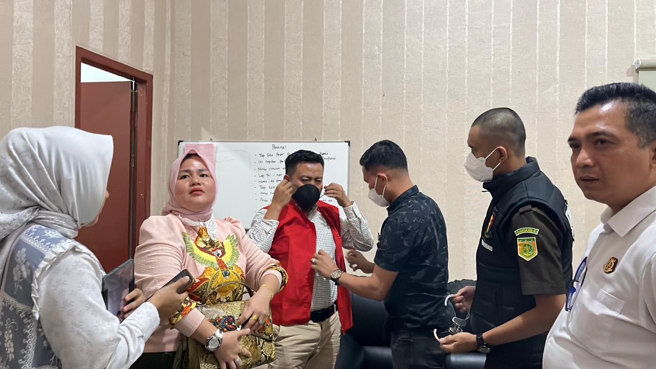 Oknum Anggota DPRD Kota Bengkulu Ditahan Kejari, Diduga Terlibat Korupsi dan Pemerasan Kios Pasar Panorama