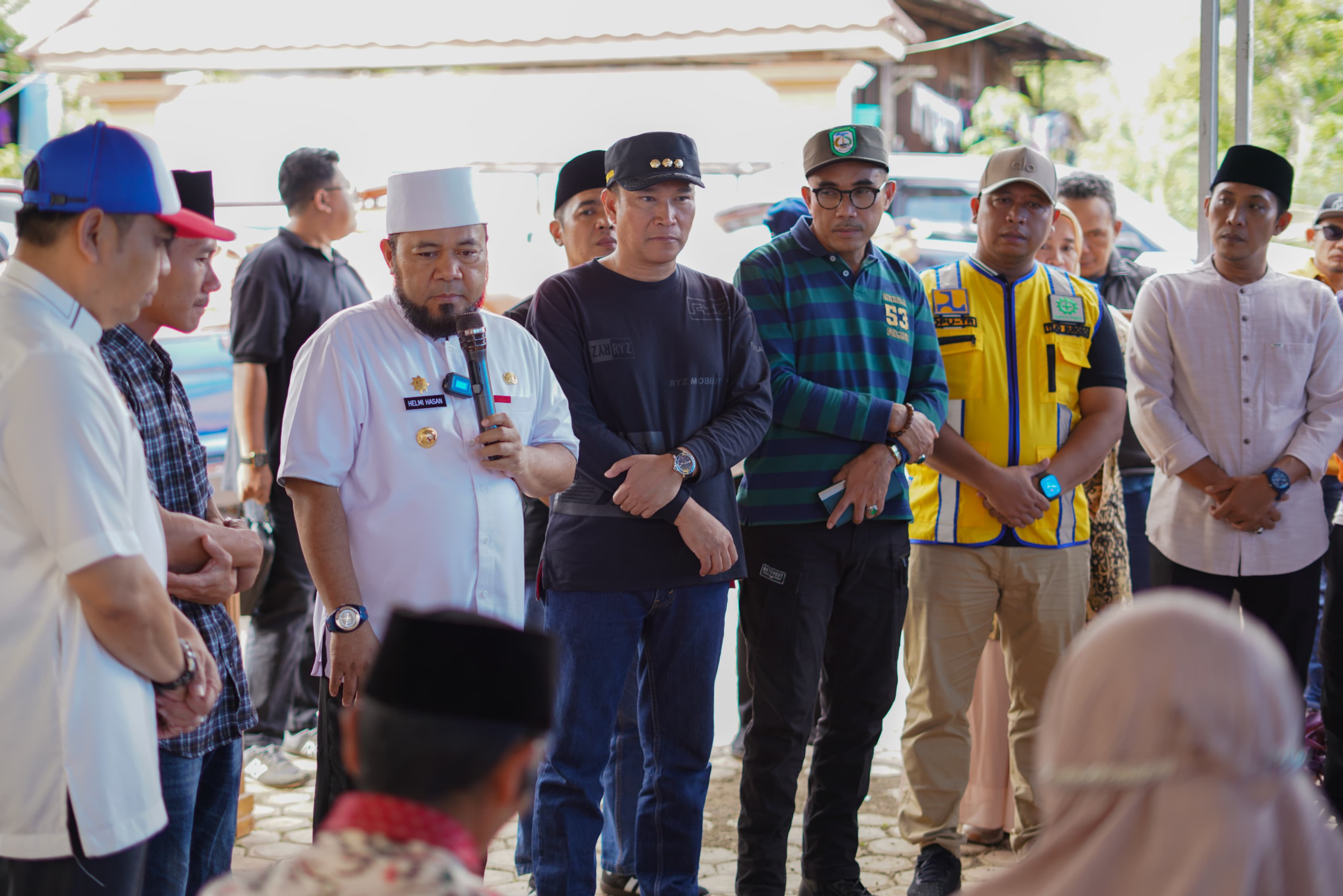 Gubernur Bengkulu Helmi Hasan Bantu  Korban Banjir dan Longsor di Kabupaten Kepahiang