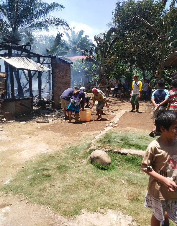 Tidak Ada Korban Jiwa, Bengkel Motor Padang Batu Ludes Terbakar