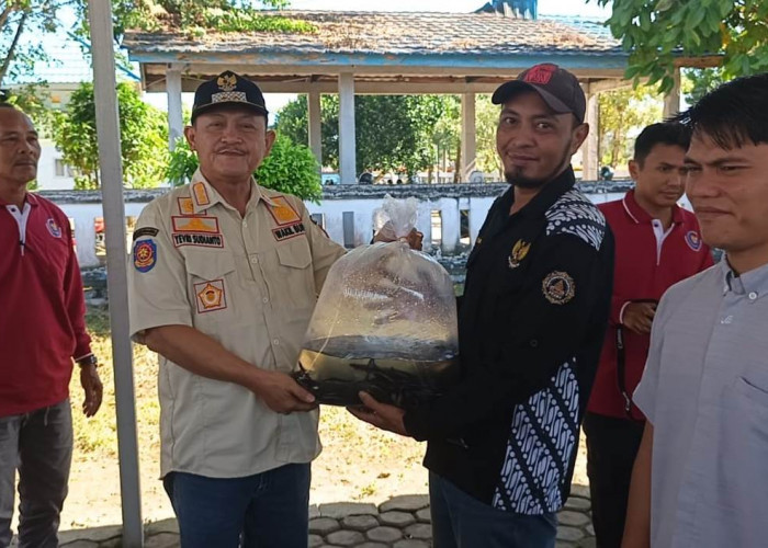 DKP Bengkulu Selatan Bagikan Bibit Ikan kepada Masyarakat