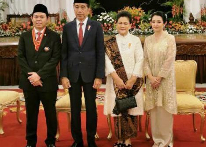 Presiden Jokowi Berikan Penghargaan Bintang Mahaputera kepada Sultan B Najamuddin: Apa Maknanya?