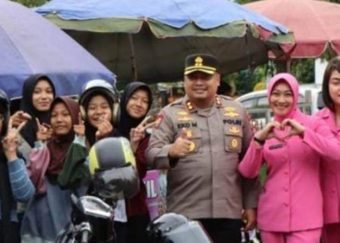 Warga Ucapkan Terima Kasih, Polres Bengkulu Utara Berbagi Takjil