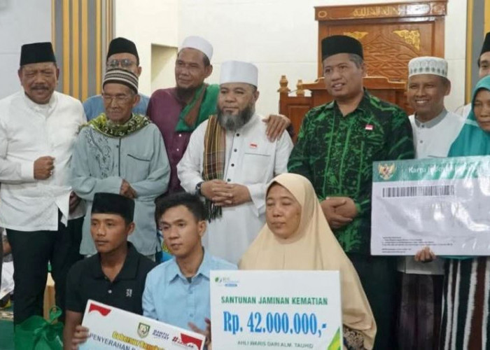 Gubernur Helmi Hasan Ajak Warga Seluma Memakmurkan Masjid