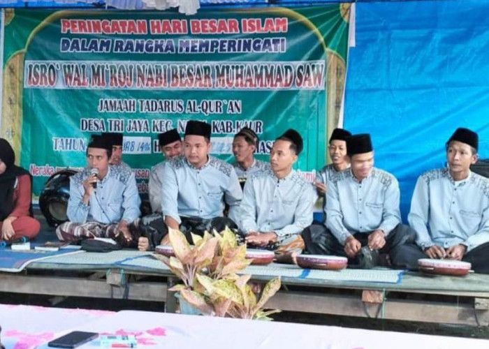 Jadikan Masyarakat Tri Jaya Religius,   Pemerintahan Desa Peringati Israk  Mikraj