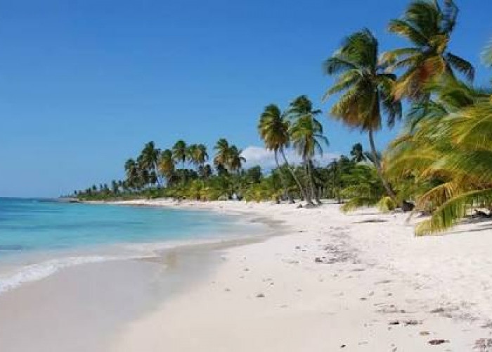 Pantai Anyer: Gerbang Wisata Bahari yang Selalu Dirindukan