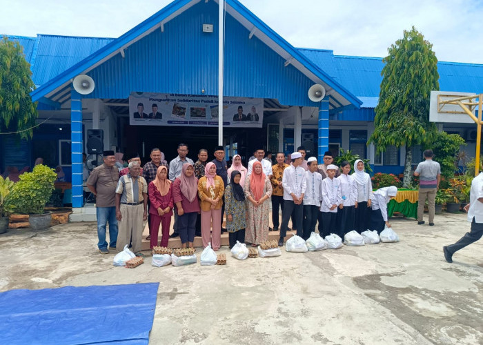 SMPN 4 Bengkulu Berbagi 200 Paket Sembako, Menguatkan Solidaritas Peduli Kepada Sesama