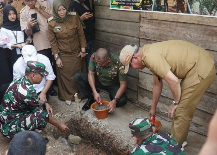 Warga Nakau Terima Bantuan Rehabilitasi Rumah Tidak Layak Huni   dari Kodam II Sriwijaya