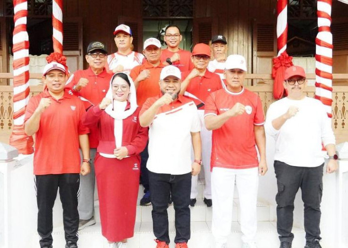  Walikota Bengkulu Hadiri Kirab Merah Putih
