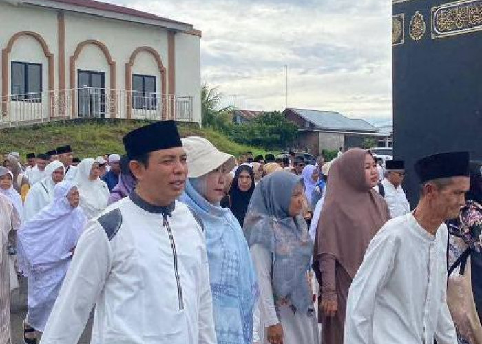 Beri Dukungan untuk Jamaah Calon Haji Kota Bengkulu, Walikota dan Istri Hadiri Manasik