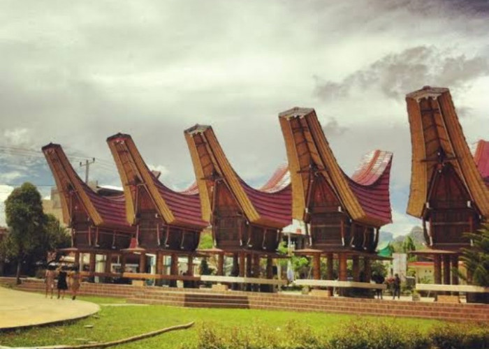Cerita Perjuangan Pembangunan Gereja Toraja, Bentuk Bangunan yang Khas Menjadi Daya Tarik Wisata