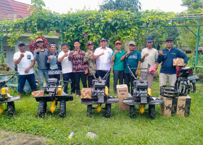 Herizal Apriansyah: 5 Unit Mesin Cultivator dan Pupuk untuk Kelompok Tani Rejang Lebong