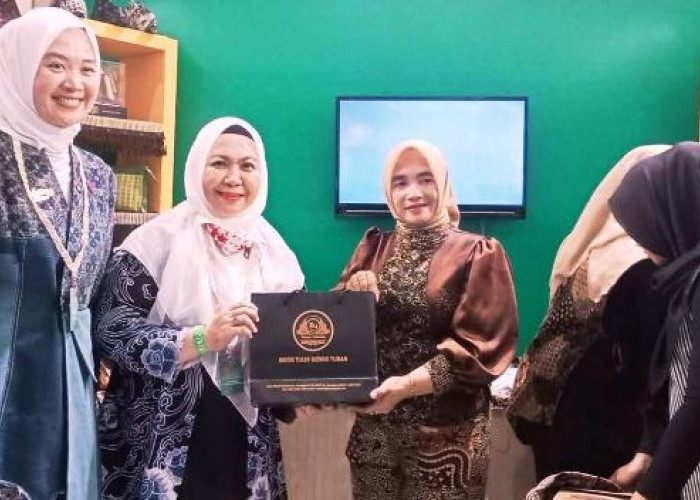 Ketua Dekranasda Kota Bengkulu  Hadiri Acara HUT Dekranas di Balik Papan