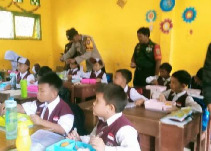 Dandim 0423 Bengkulu Utara  Pimpin Upacara di SMKN 1 Bengkulu Utara