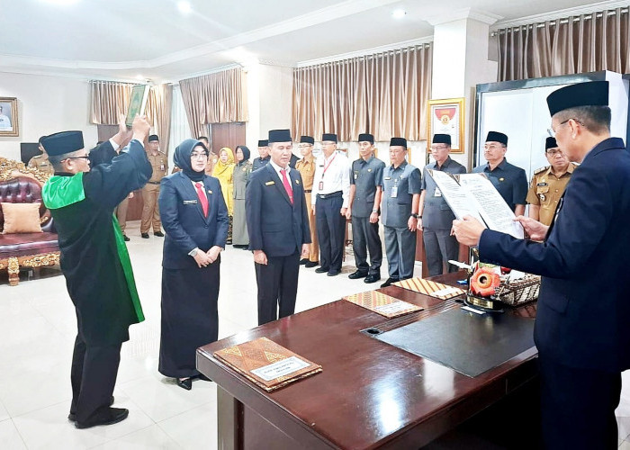 Syahjudin Dilantik Jadi Kepala Disdukcapil Provinsi Bengkulu dan Reri Marfiana Dilantik jadi Sekretaris Dikbud