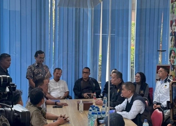 Pemimpin Redaksi  TEMPO Minta Maaf Soal Cover Surya Paloh