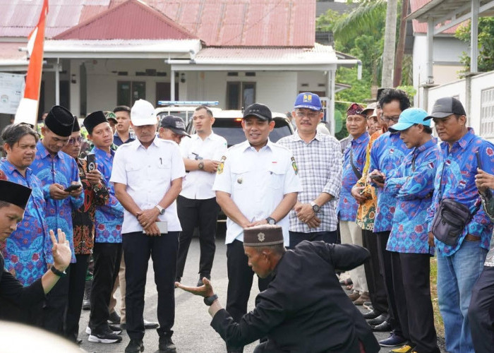 Walikota Hadir Langsung, Warga Perumahan Tebat Rapak Syukuran Jalan Baru