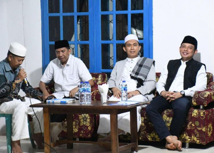 Ikut Takziah, Walikota Dedy Wahyudi Serahkan Dokumen Adminduk 3 in 1 dan 4 in 1