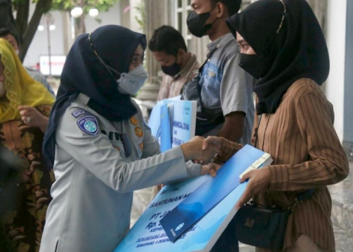 Wujud Manifestasi Negara, Jasa Raharja Serahkan Santunan Korban Kecelakaan Bus di Magetan