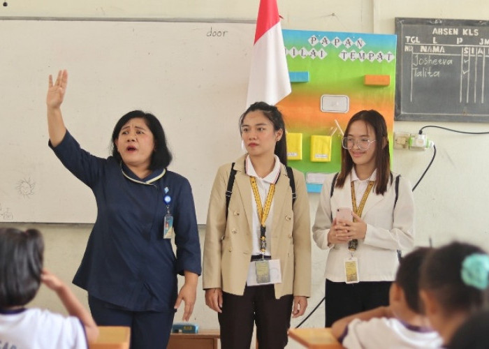 2 Mahasiswa Calon Guru dari Manila Mengajar di  SD Sint Carolus Bengkulu  