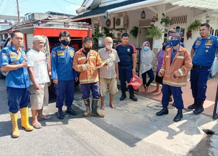 Pantang Pilih Laporan, Damkar Kota Bengkulu Siaga 24 Jam demi Keamanan Warga